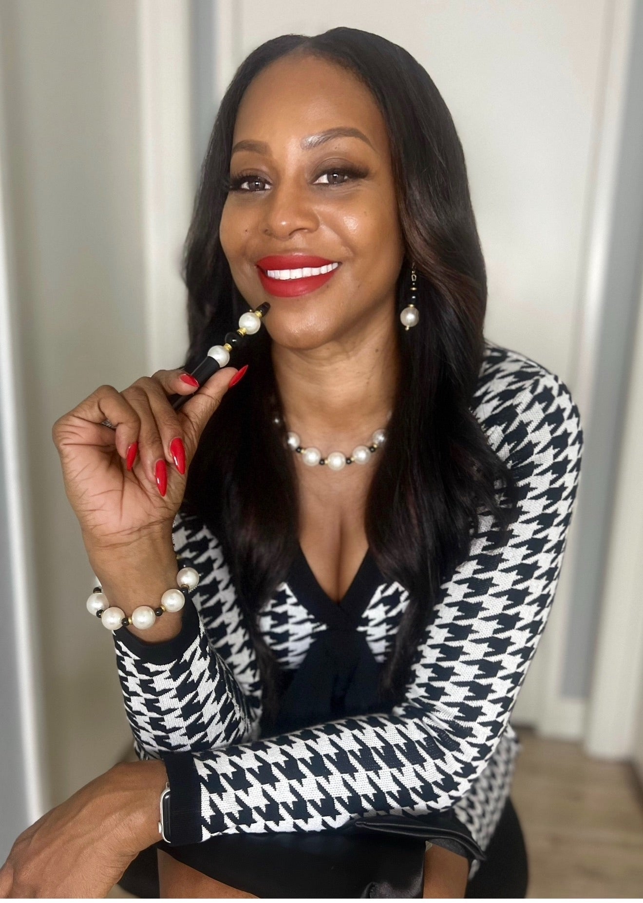 Black & Pearl Elegance 4-Piece Set